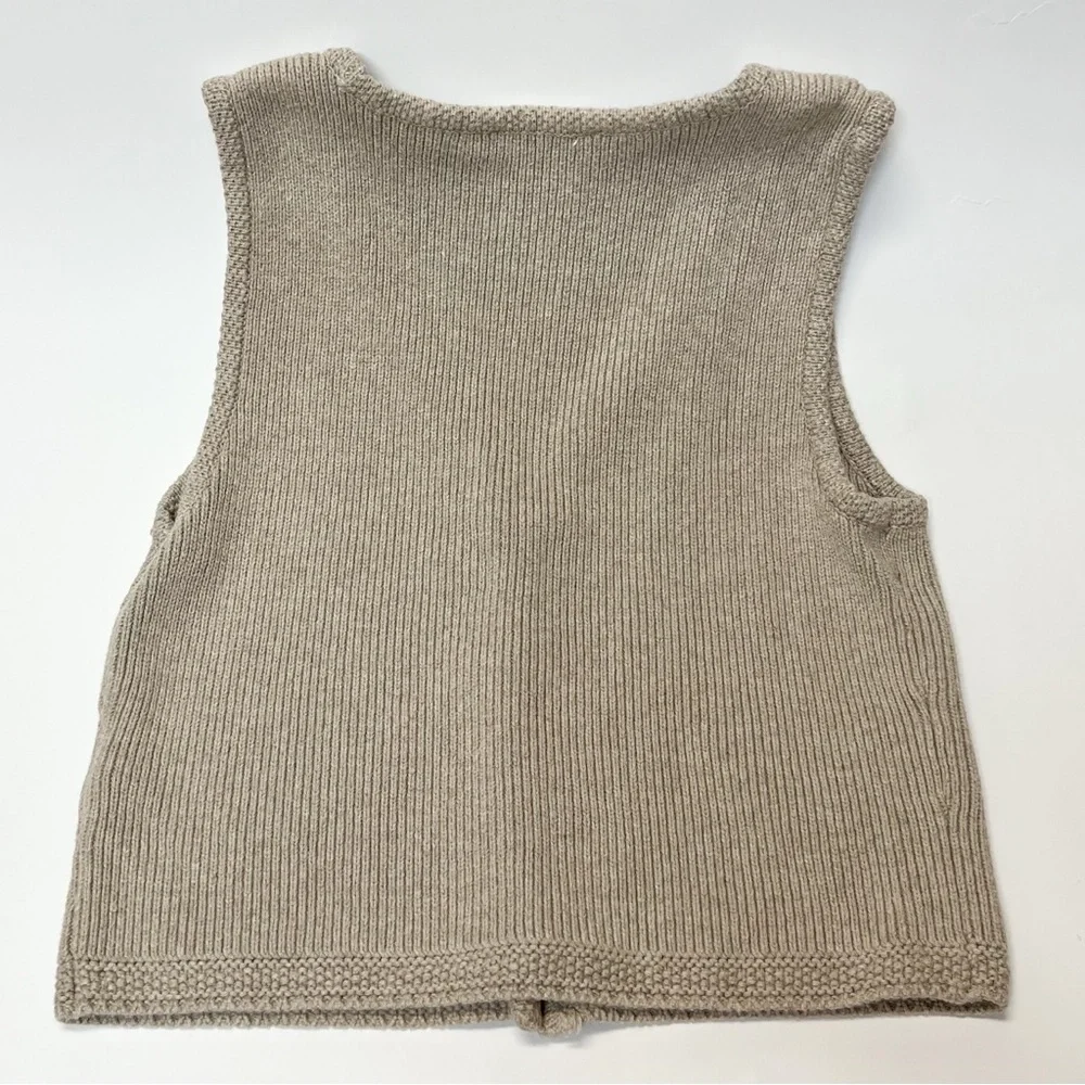 Abercrombie & Fitch Beige V-Neck Sweater Vest - Picture 2 of 4
